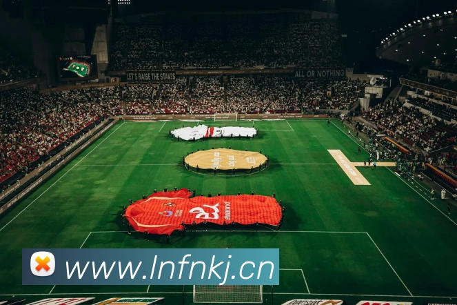 解密巴萨1819客场球衣:如何成为俱乐部标志性设计之一?